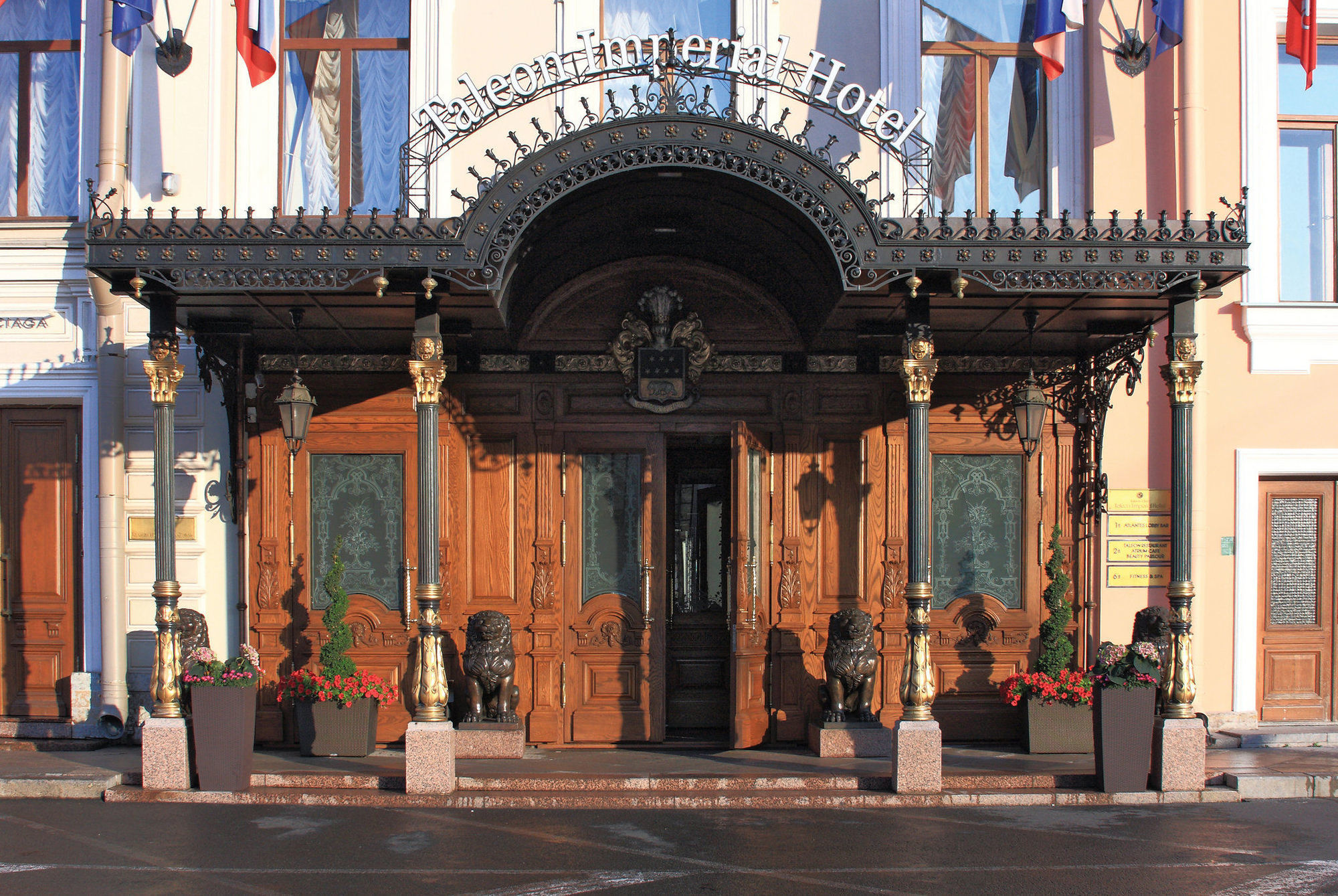 Taleon Imperial Hotel Sankt Petersburg Exterior foto